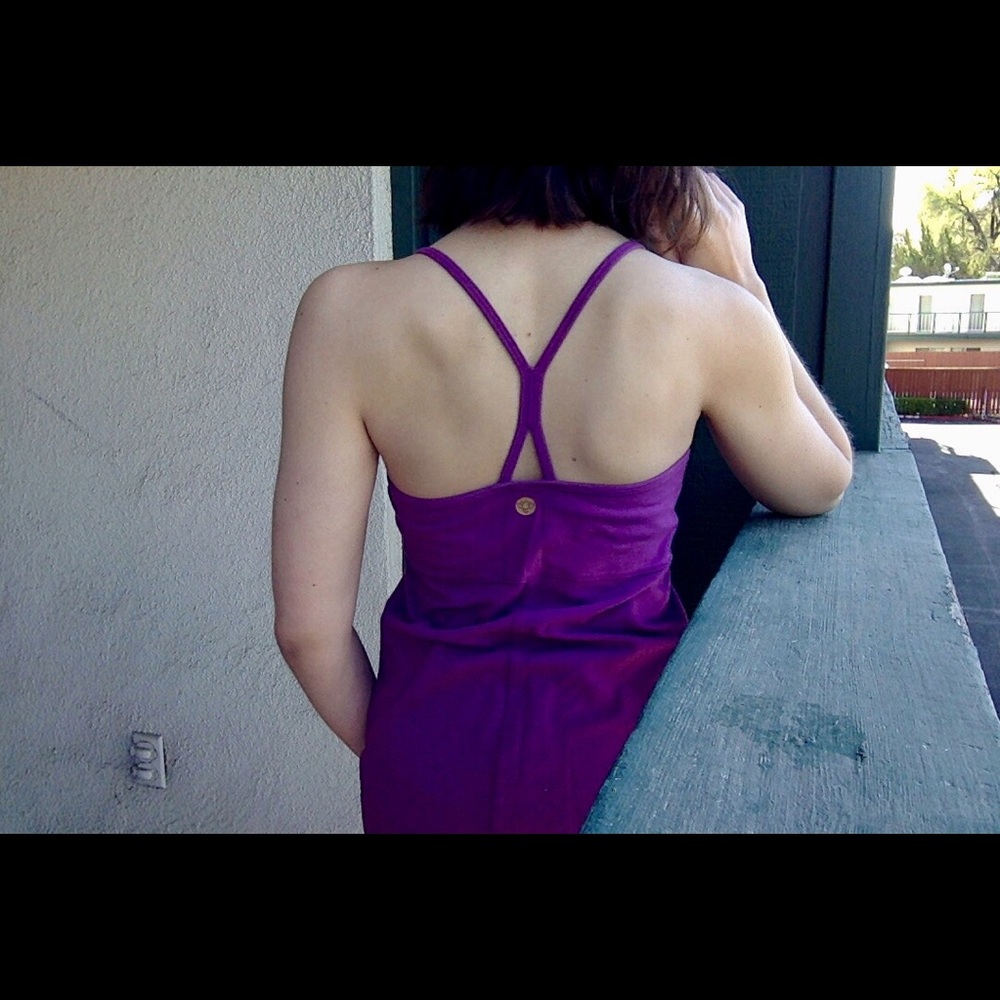 Purple yoga top with built in bra 👾👾👾